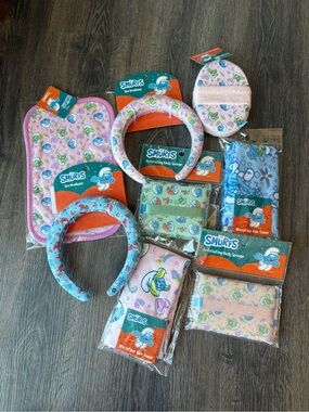 NWT Smurfs 8-piece Spa Body Set